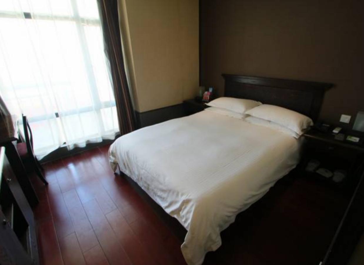 Homelike Baoshan Cruise Terminal Branch 2* Shanghai